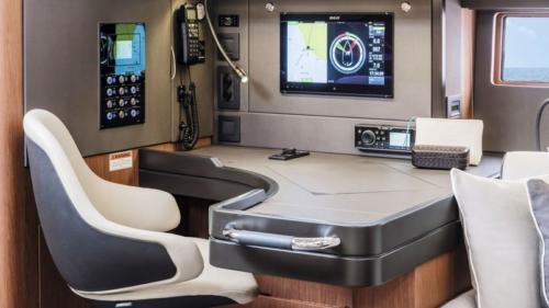 beneteauoceanisyacht62interior6